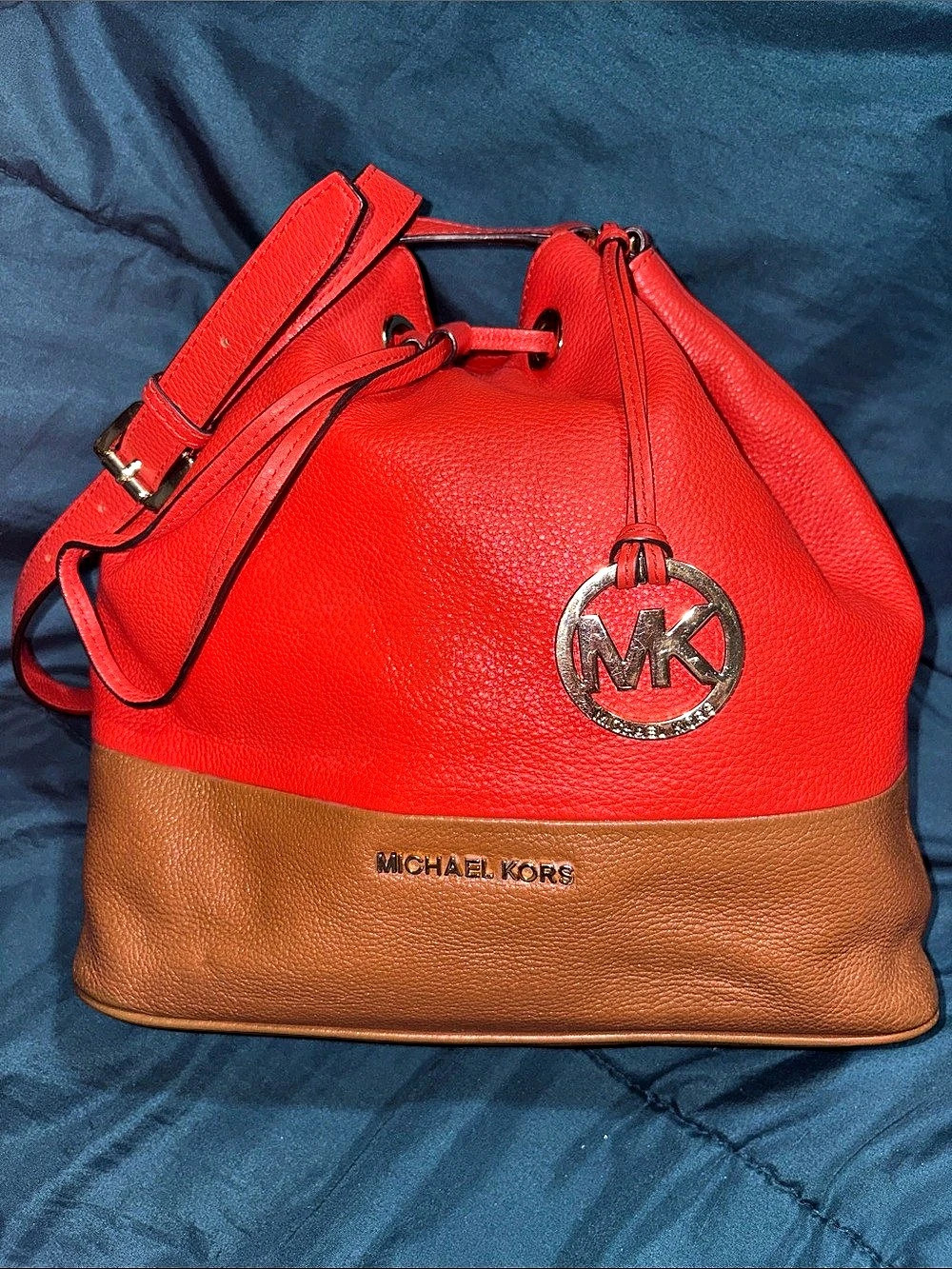 Michael Kors Jules Large Drawstring Leather Bucket Shoulder Bag Color-Block